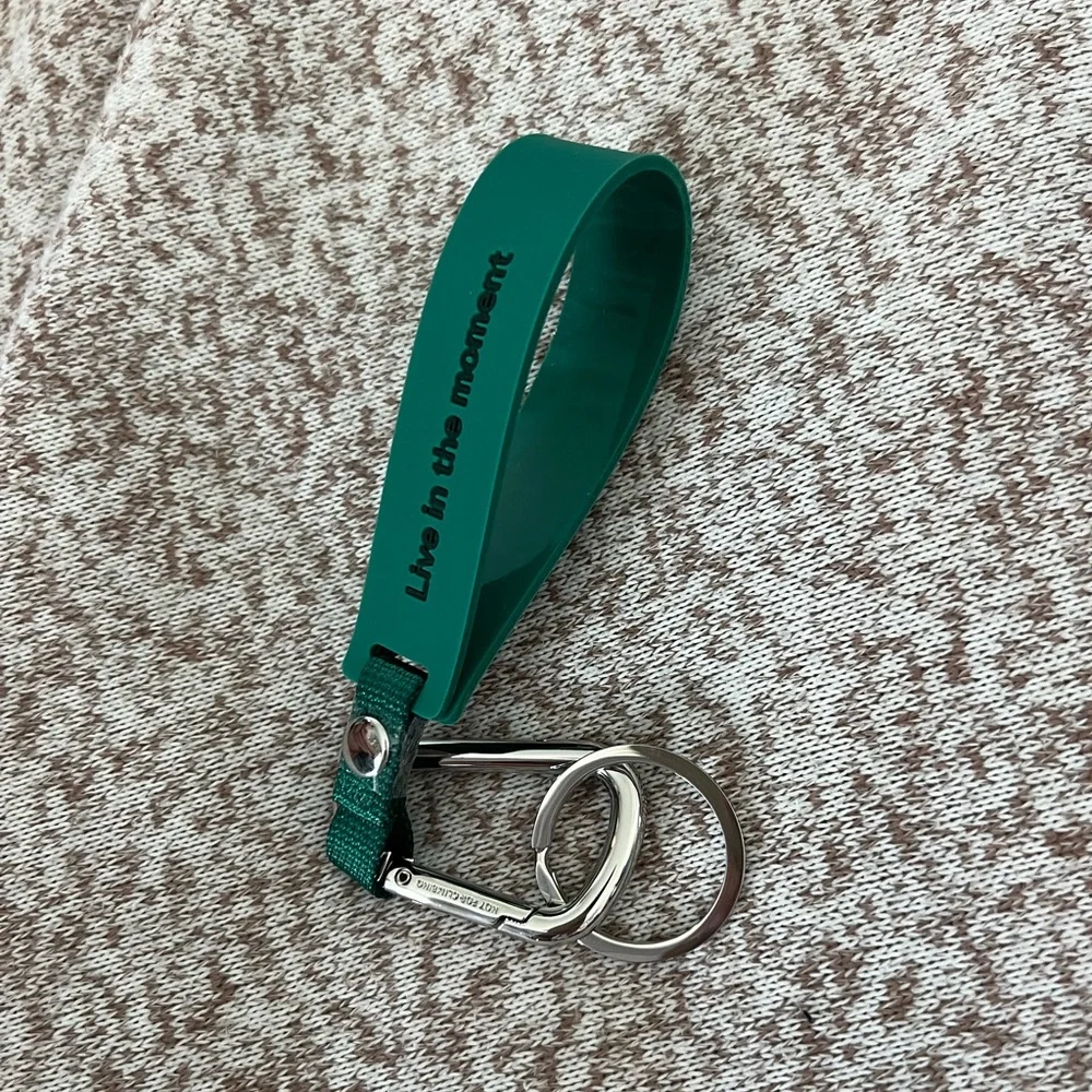 lululemon athletica Green and Black Key & Card Holder - Picture 4 of 4